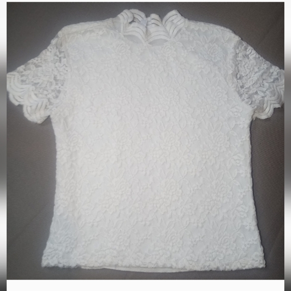 Ardene White Lace High Neck Cap Sleeve Top Size Medium - Picture 2 of 6